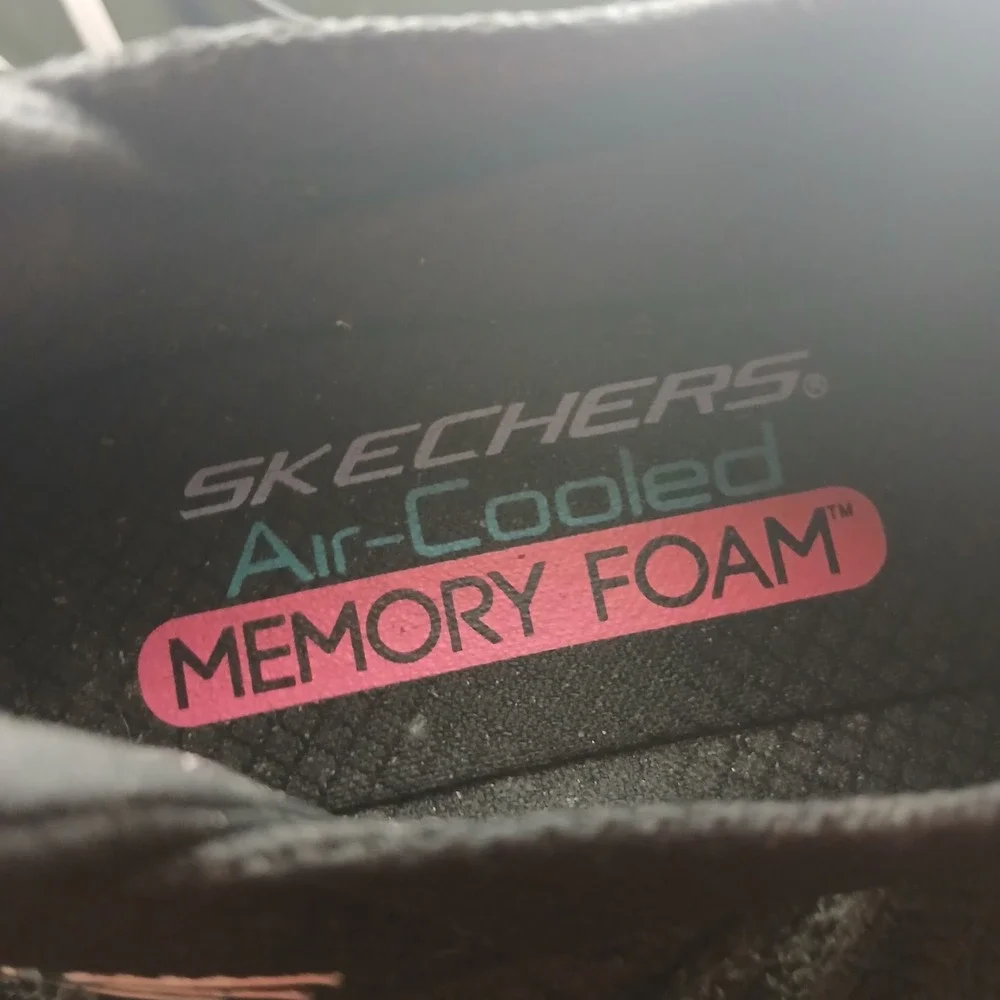 Skechers Ultra‎ Flex Slip On Sneakers Size 6 Black Memory Foam Walking Shoes